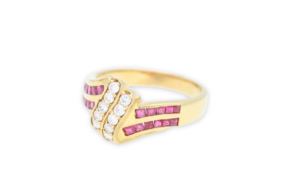 Ring 750 Gelbgold • Brillanten • Rubine