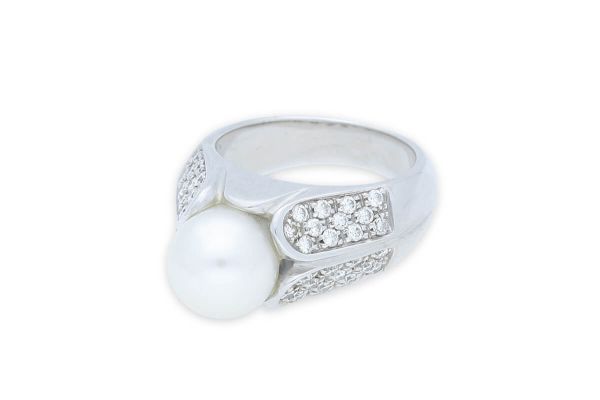 Ring • 750 Weißgold • Diamanten • Perle