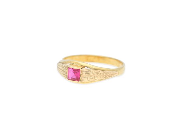 Ring • 585 Gold • synth. Stein